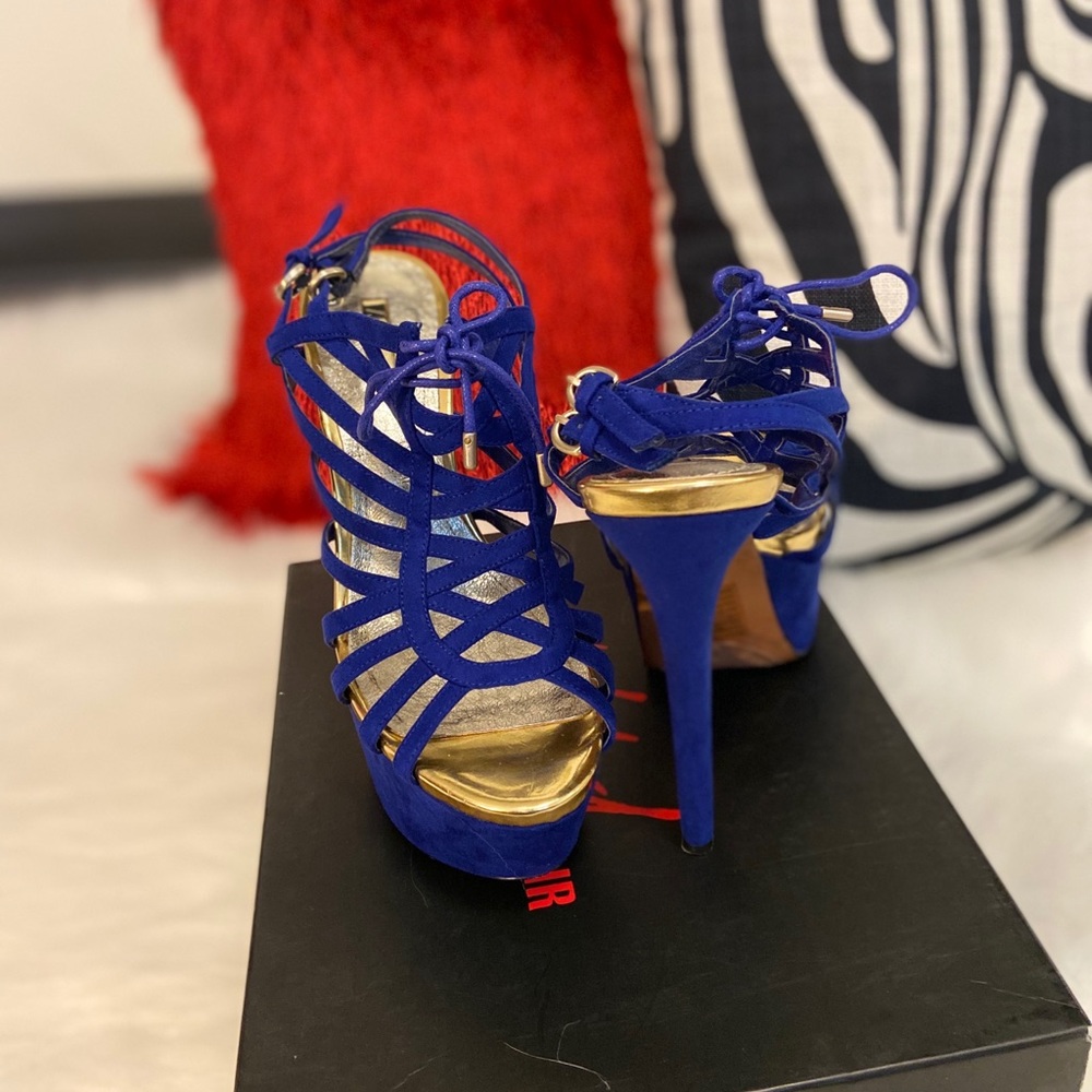 Shoes - Picture 3 of 3
